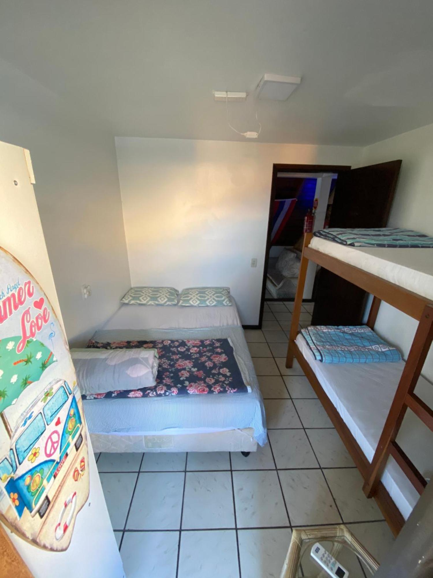 Quatro Ilhas Beach Hostel Бомбиньяс Экстерьер фото