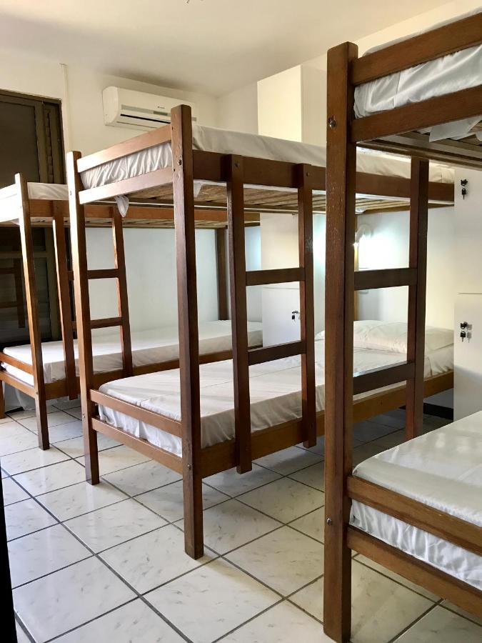 Quatro Ilhas Beach Hostel Бомбиньяс Экстерьер фото