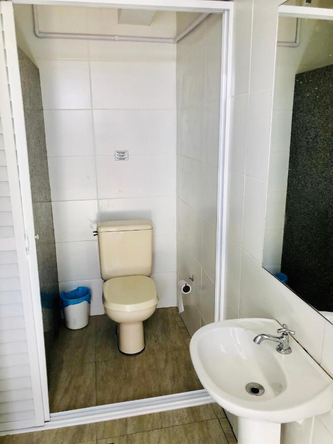 Quatro Ilhas Beach Hostel Бомбиньяс Экстерьер фото