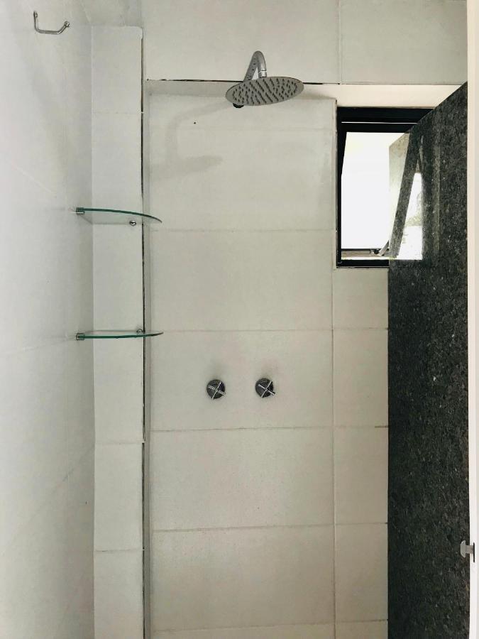 Quatro Ilhas Beach Hostel Бомбиньяс Экстерьер фото